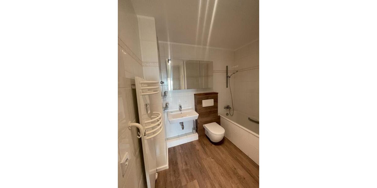 Dachgeschoßwohnung Bad Oldesloe - 4 Zimmer, 102 m&sup2;, 1.100&euro; | Angebot:26655363