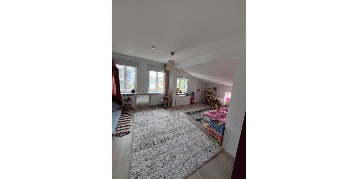 Moderne Dachgeschosswohnung in klein Rönnau 3 zimmer