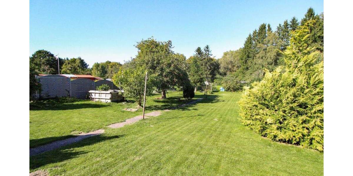 Charmante Doppelhaushälfte auf Erbpachtgrund mit großem Garten und Gestaltungspotenzial 5 zimmer