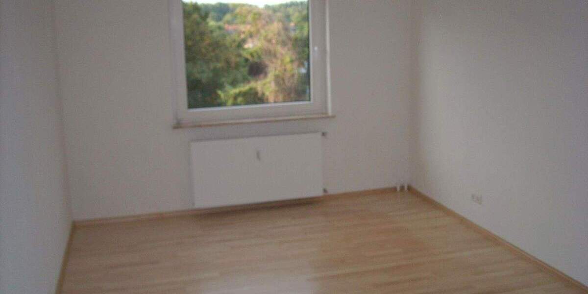 Sehr schöne, gut geschnittene und ruhige 2-Zimmer-Wohnung mit Balkon in St. Jürgen 2 zimmer