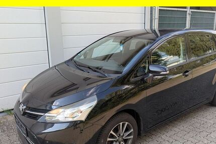 Toyota Verso 194.434 km 7.700 &euro; Lübeck 23556