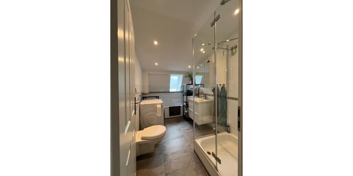 Dachgeschoßwohnung Lübeck Sankt Lorenz Nord - 2.5 Zimmer, 52 m&sup2;, 766&euro; | Angebot:25974742