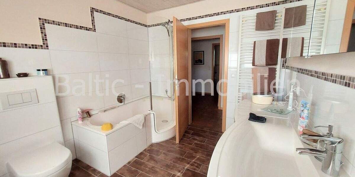 Mehrfamilienhaus, Wohnhaus Neustadt in Holstein Neustadt - 7 Zimmer, 231 m&sup2;, 895.000&euro; | Angebot:25771078