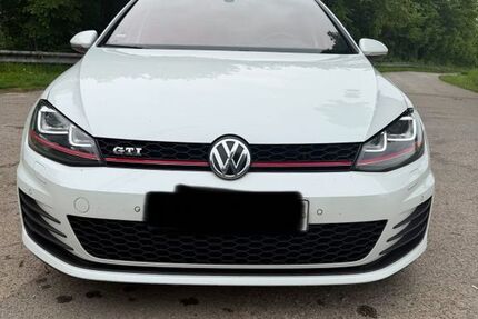 VW Golf 136.019 km 15.999 &euro; Alt-Mölln 23881
