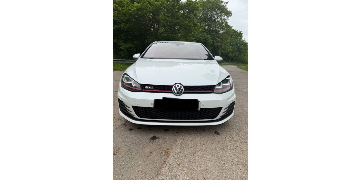 VW Golf 136.019 km 15.999 &euro; Alt-Mölln 23881