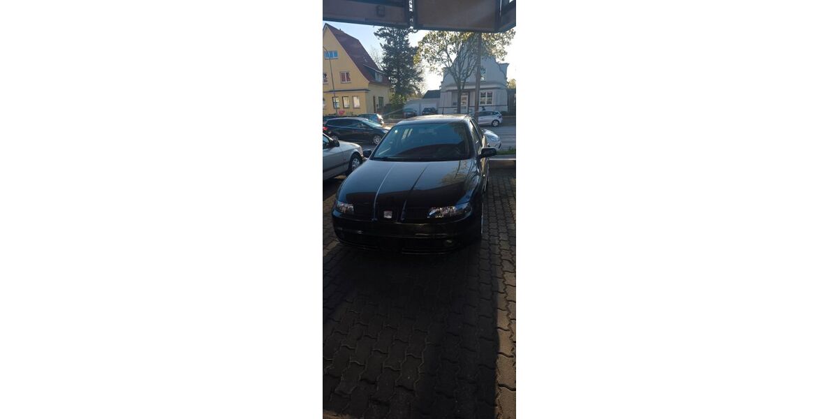 Seat Leon 239.456 km 2.250 &euro; Lübeck 23562