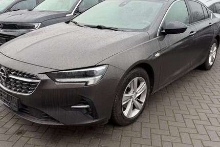Opel Insignia 96.000 km 14.990 &euro; Bad Segeberg 23795