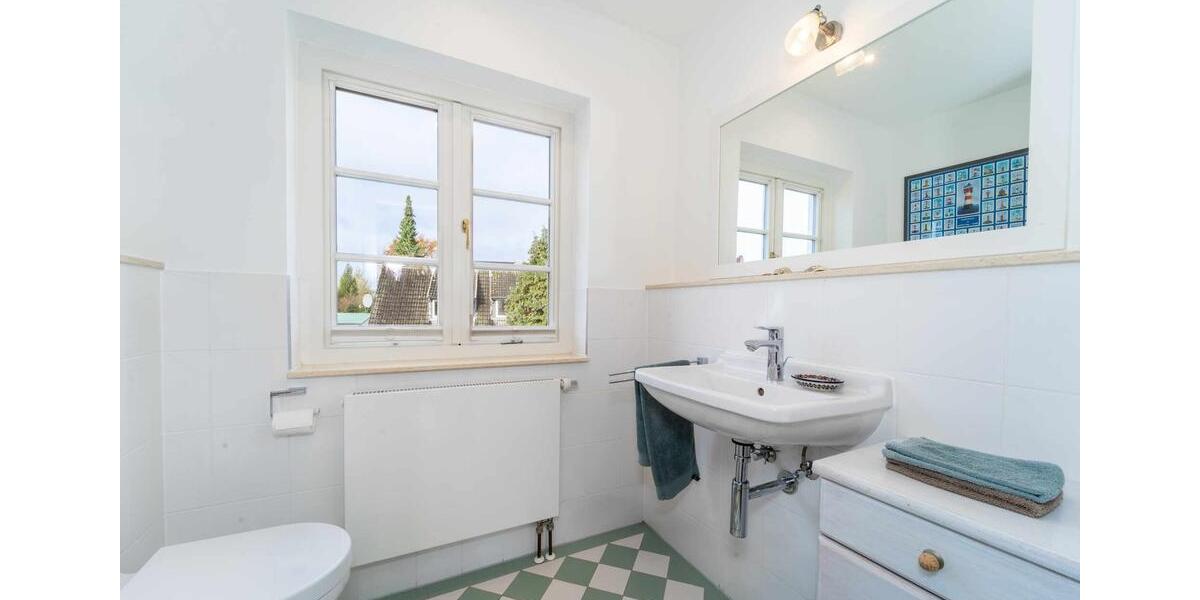 Einfamilienhaus Timmendorfer Strand - 6 Zimmer, 220 m&sup2;, 3.600&euro; | Angebot:24817789