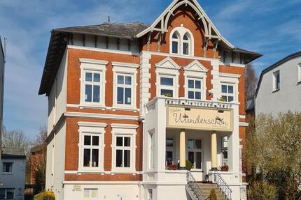 Großzügige Dachgeschosswohnung mit viel Stauraum in St. Jürgen 3 zimmer