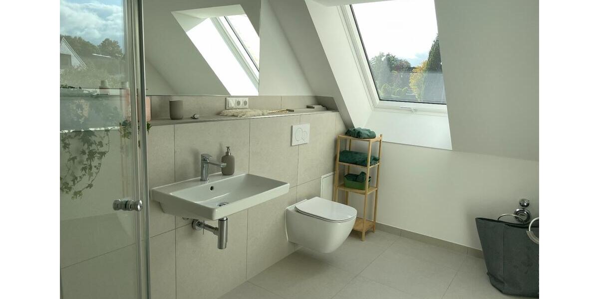 Dachgeschoßwohnung Reinfeld (Holstein) - 2.5 Zimmer, 88 m&sup2;, 1.740&euro; | Angebot:24826383