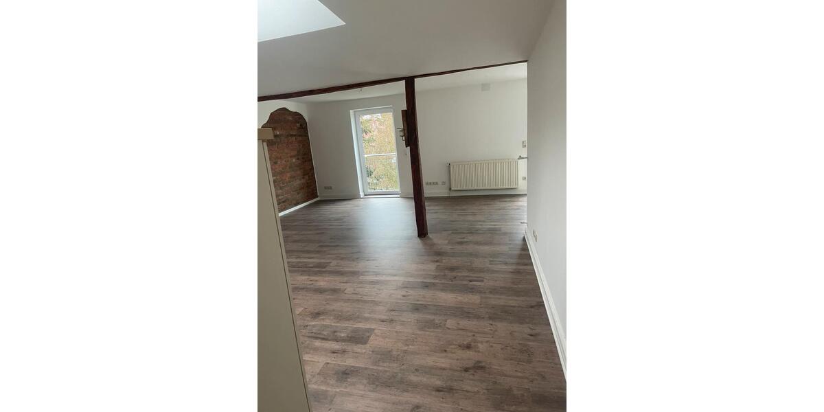 Dachgeschoßwohnung Lübeck Sankt Lorenz Nord - 1 Zimmer, 63 m&sup2;, 1.080&euro; | Angebot:26566630