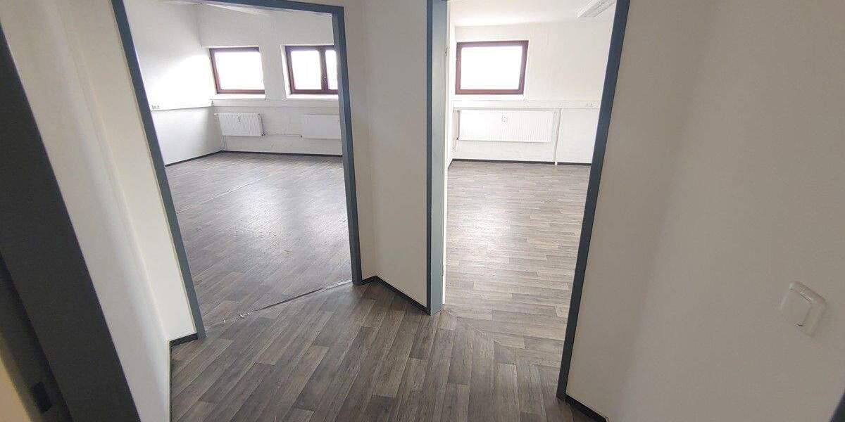 Gewerbeobjekt Lübeck / Genin St. Jürgen - 5 Zimmer, 160 m&sup2;, 850&euro; | Angebot:23952814
