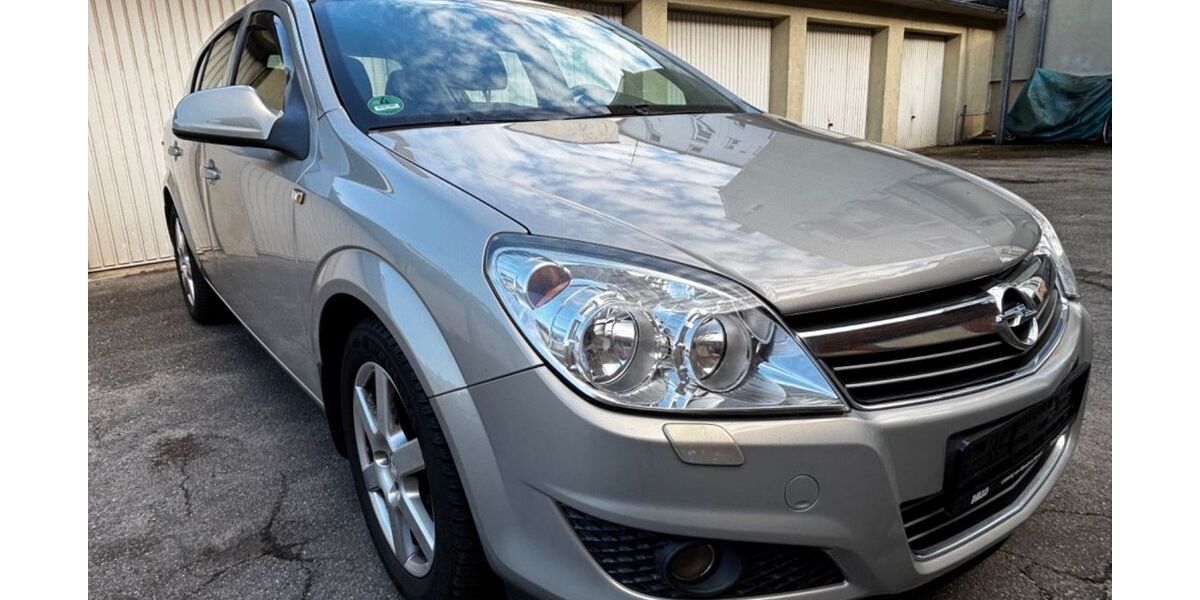Opel Astra 144.384 km 3.680 &euro; Lübeck 23554