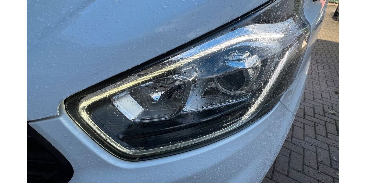 Ford Transit Custom 87.700 km 21.990 € Lübeck 23560