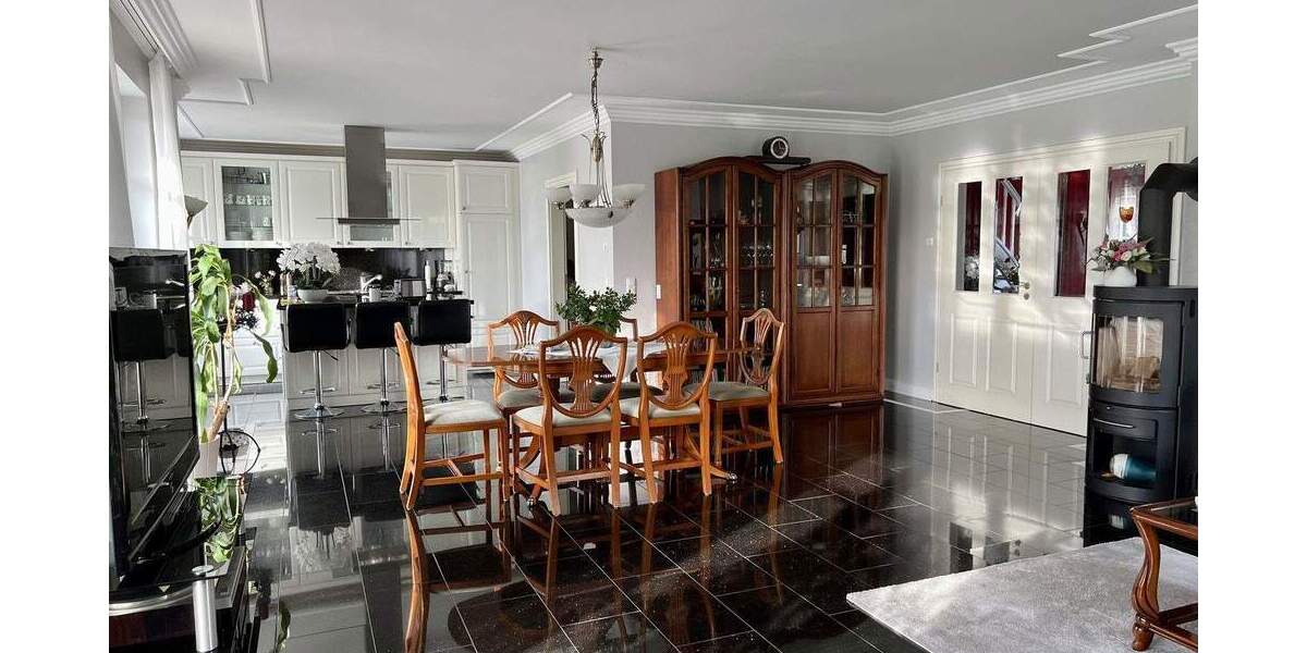 Exkl. Energiesparhaus in hochwertiger Bauweise mit traumhaften Ausblick, in ruhiger zentraler Lage 7 zimmer