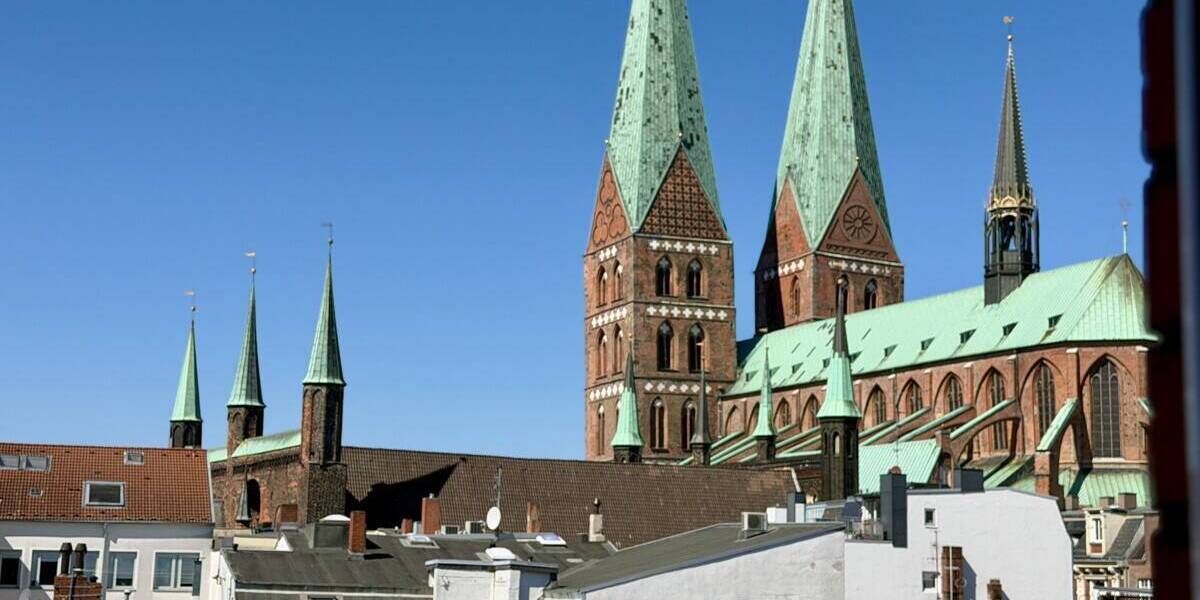 Etagenwohnung Lübeck Innenstadt - 4 Zimmer, 122 m&sup2;, 1.900&euro; | Angebot:26528239