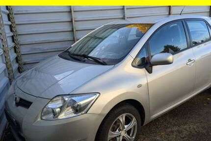 Toyota Auris 111.060 km 6.950 &euro; Lübeck 23556
