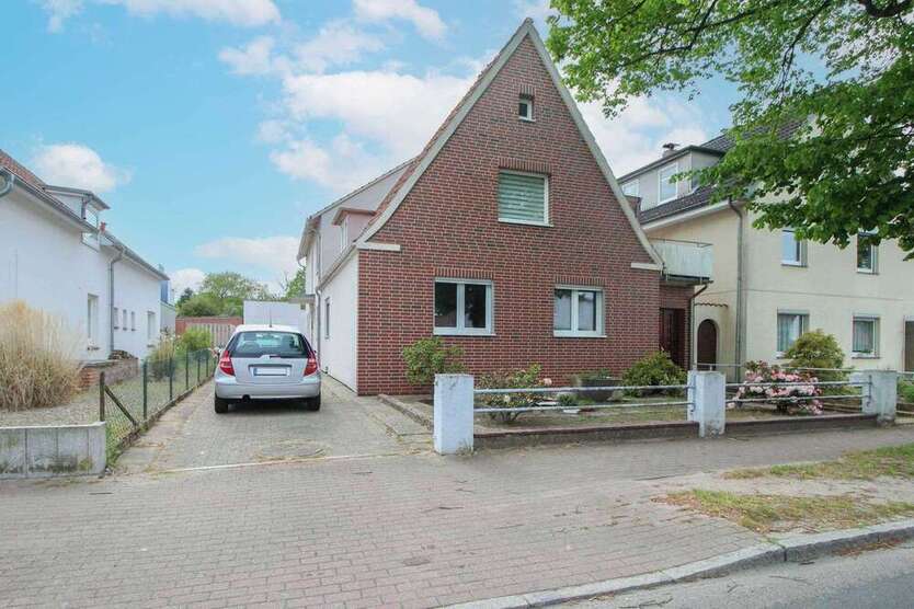 Haus zum Kaufen in Bad Schwartau 495.000 € 250.05 m²