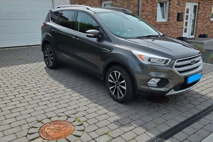 Ford Kuga 127.456 km 10.900 &euro; Scharbeutz 23684