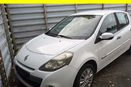 Renault Clio 106.786 km 4.650 &euro; Lübeck 23556