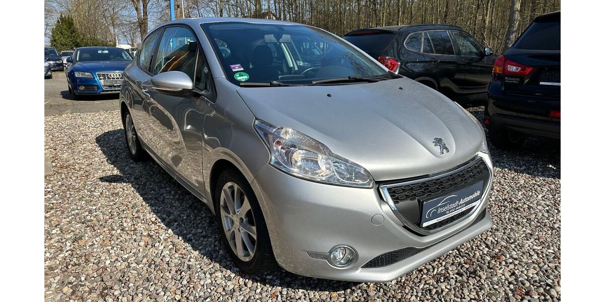 Peugeot 208 124.888 km 4.950 &euro; Ratzeburg 23909