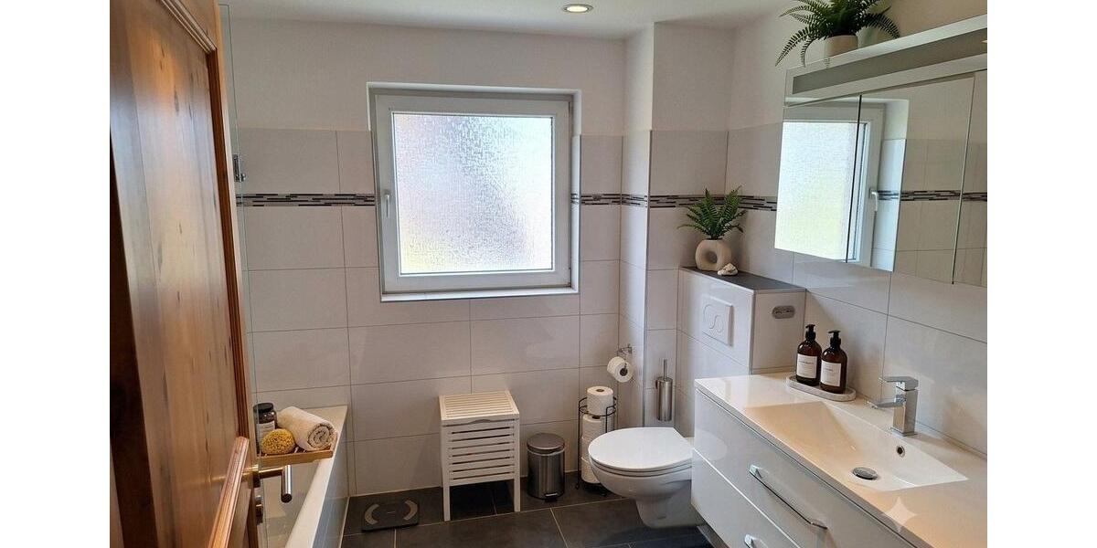 Einfamilienhaus Reinfeld (Holstein) - 7.5 Zimmer, 245 m&sup2;, 549.000&euro; | Angebot:26864435