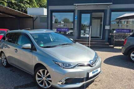 Toyota Auris 116.112 km 12.999 &euro; Lübeck 23560