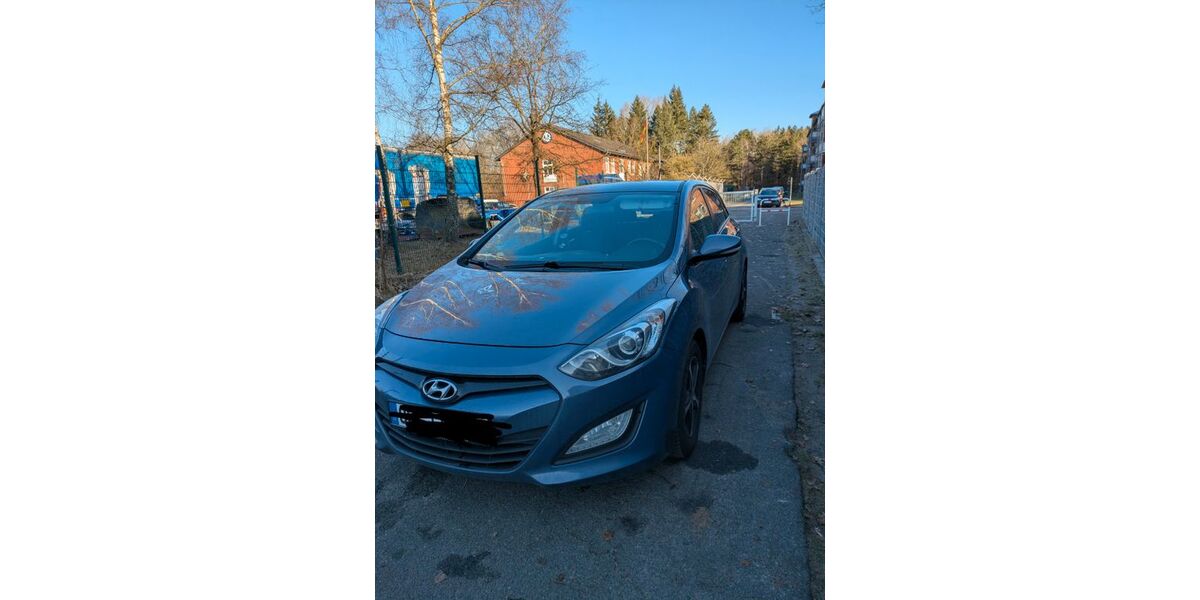 Hyundai i30 137.000 km 5.600 &euro; Lübeck 23554