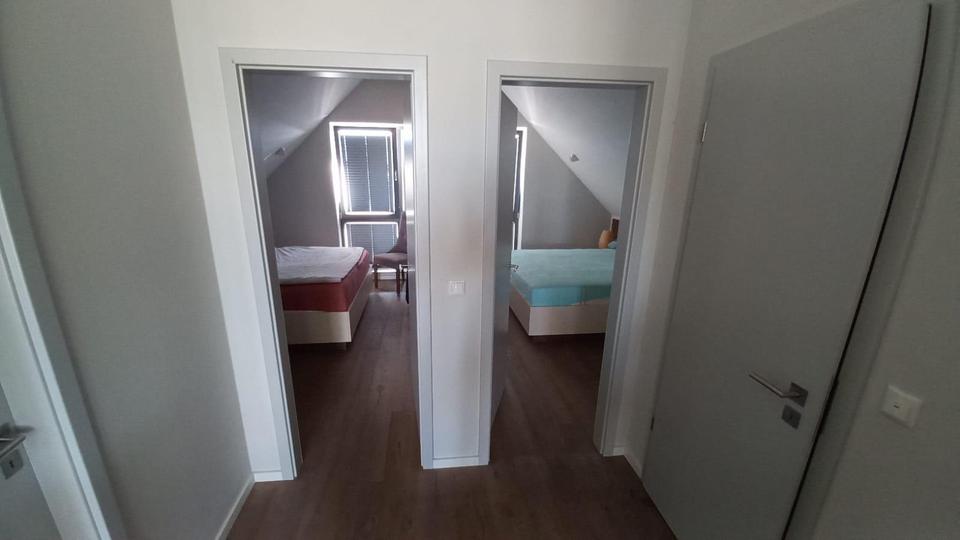 Dachgeschoßwohnung Timmendorfer Strand - 3 Zimmer, 90 m&sup2;, 1.200&euro; | Angebot:25452977