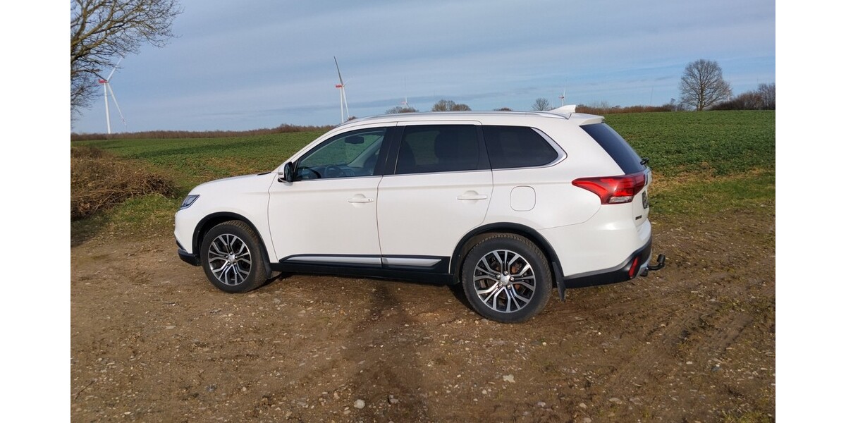 Mitsubishi Outlander III 125.000 km 15.000 &euro; Ahrensbök 23623