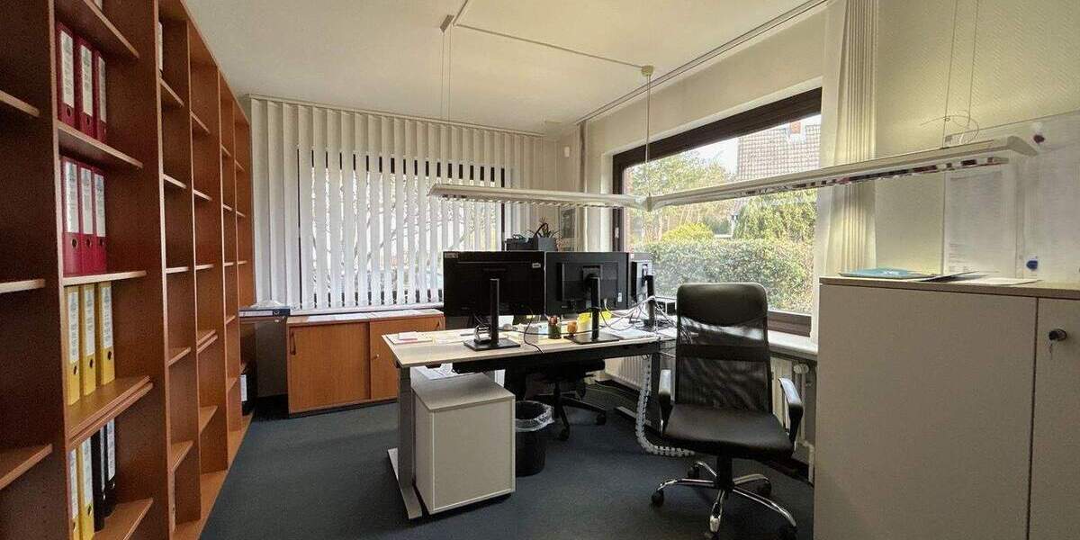 Rarität: Großzügiges, vollunterkellertes EFHZFH mit Doppelcarport und 5 Garagen in Lübeck-Kücknitz 8 zimmer