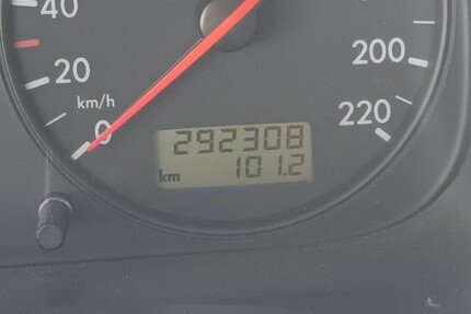 VW Bus 292.310 km 14.999 € Stockelsdorf 23617