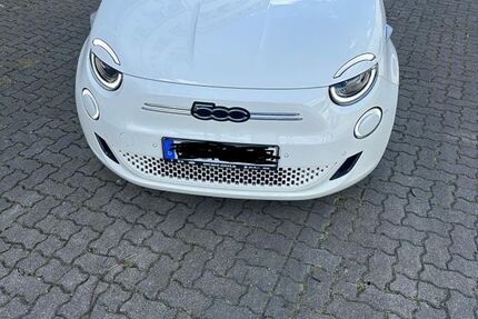 Fiat 500e 16.127 km 18.700 &euro; Lübeck 23556