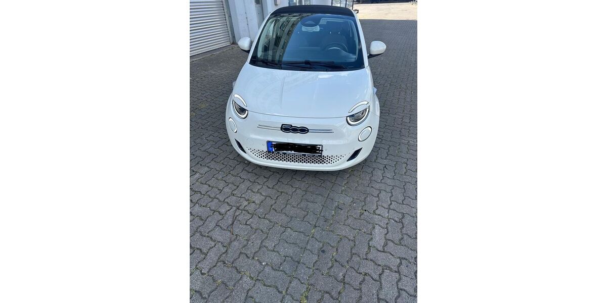 Fiat 500e 16.127 km 18.700 &euro; Lübeck 23556