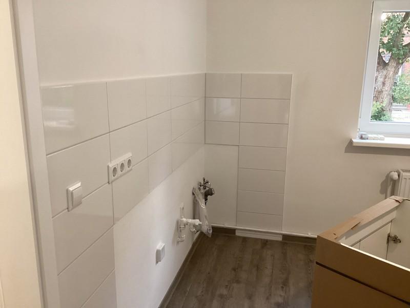 Ansprechende und sanierte 2-Zimmer-Wohnung mit Balkon, sofort anmietbar!