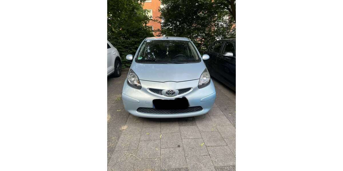 Toyota Aygo 102.000 km 2.200 &euro; Lübeck, Hansestadt 23558