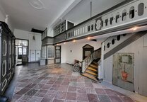 Historisches Mehrfamilienhaus (Bürgerhaus) mit Seitenflügel und Hinterhaus