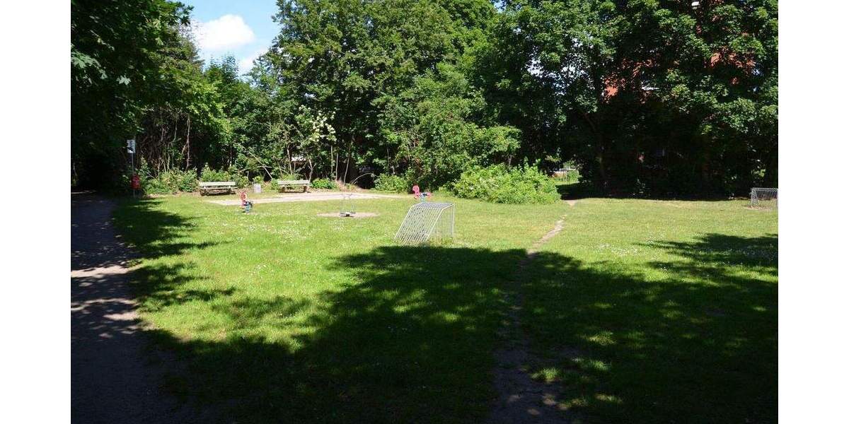 Sehr schöne, gut geschnittene und ruhige 2-Zimmer-Wohnung mit Balkon in St. Jürgen 2 zimmer