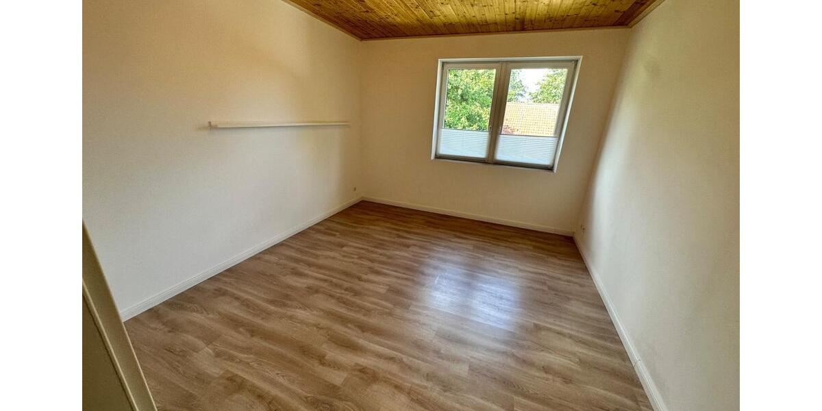 Einfamilienhaus Bad Segeberg - 5 Zimmer, 200 m&sup2;, 1.750&euro; | Angebot:26666061