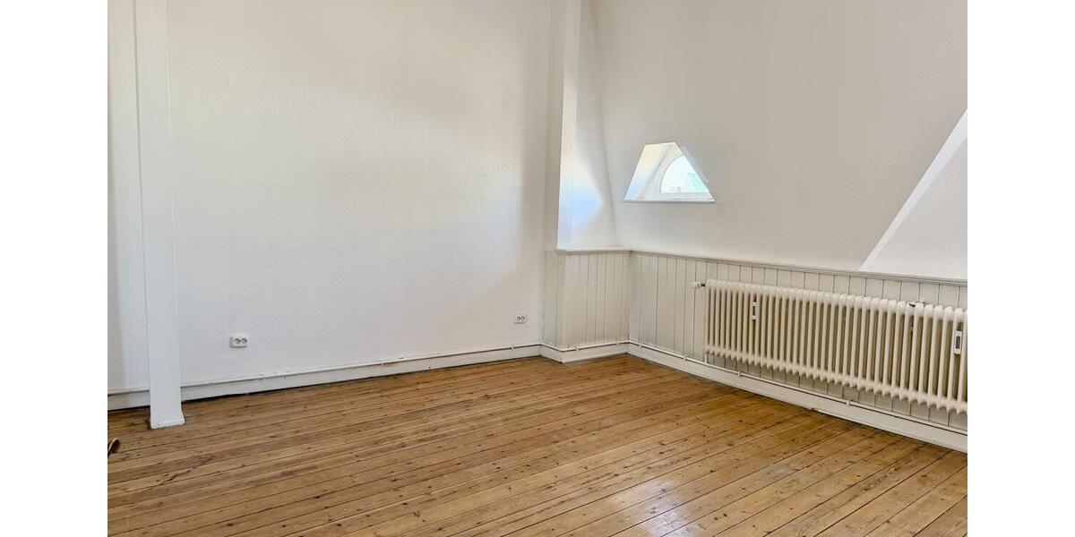 Dachgeschoßwohnung Lübeck Innenstadt - 4.5 Zimmer, 122 m&sup2;, 1.900&euro; | Angebot:26296726