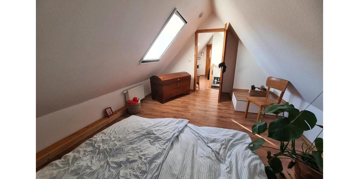 Dachgeschoßwohnung Lüdersdorf - 3 Zimmer, 70 m&sup2;, 1.095&euro; | Angebot:26326840