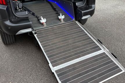 Peugeot Rifter 33.700 km 28.990 &euro; Lübeck 23560