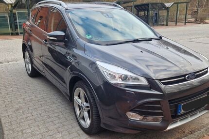 Ford Kuga 128.000 km 11.490 &euro; Lübeck 23569