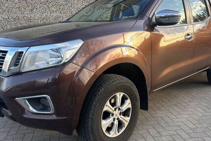Nissan Navara 157.500 km 15.500 &euro; Lübeck 23556