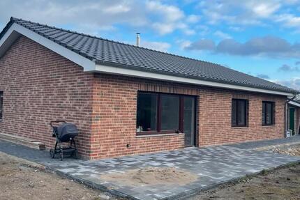 Haus Reinfeld (Holstein) - 4 Zimmer, 120 m&sup2;, 1.500&euro; | Angebot:25377288