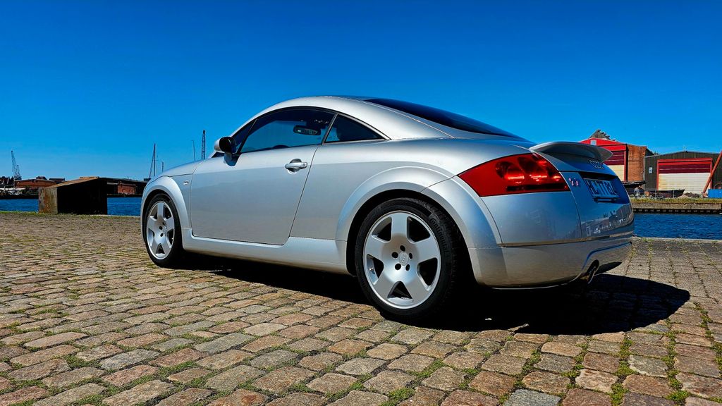Audi TT 49.800 km 14.999 &euro; Lübeck 23558