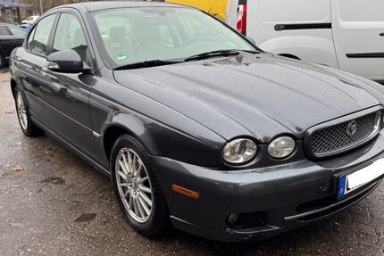 Jaguar X-Type 99.193 km 5.990 &euro; Lübeck 23556