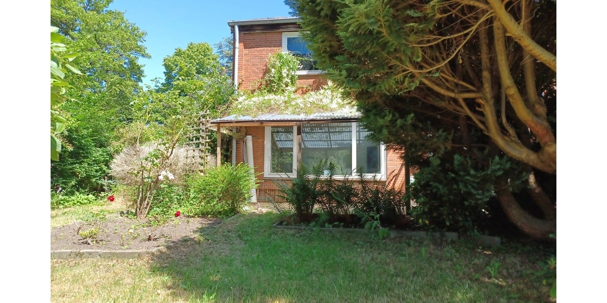 Ein Haus mit Charakter – Reihenendhaus mit großem Garten und viel Potenzial in Lübeck - Reihenendhaus Lübeck Burgtor / Stadtpark | Angebot:26931786