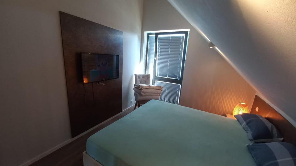 Dachgeschoßwohnung Timmendorfer Strand - 3 Zimmer, 90 m&sup2;, 1.200&euro; | Angebot:25452977
