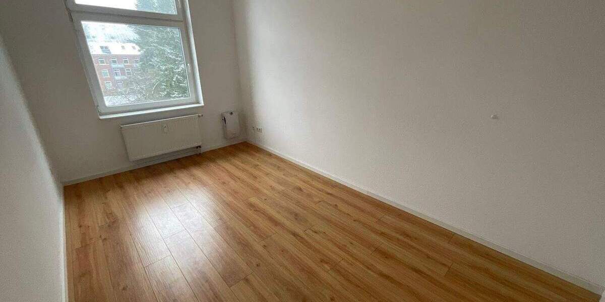 Moderner Grundriss mit geräumiger Wohnküche und Balkon 1 zimmer